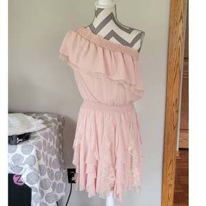 Jessica Simpson One Shoulder Ruffle and Lace Blush Pink Dress Size 8